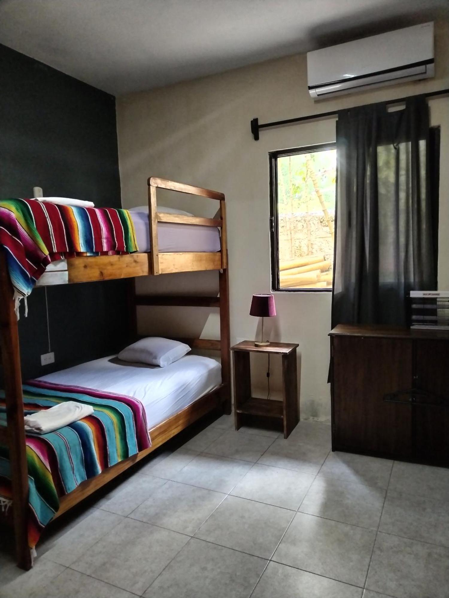 Hostel Casa Xtakay バリャドリッド エクステリア 写真