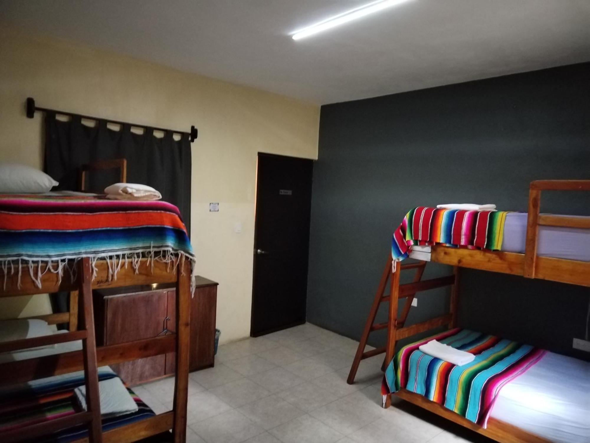 Hostel Casa Xtakay バリャドリッド エクステリア 写真